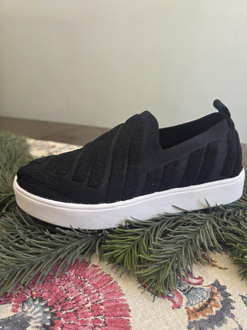 bernie mev. Women's Emma Slip-on Sneakers in Black Chenille